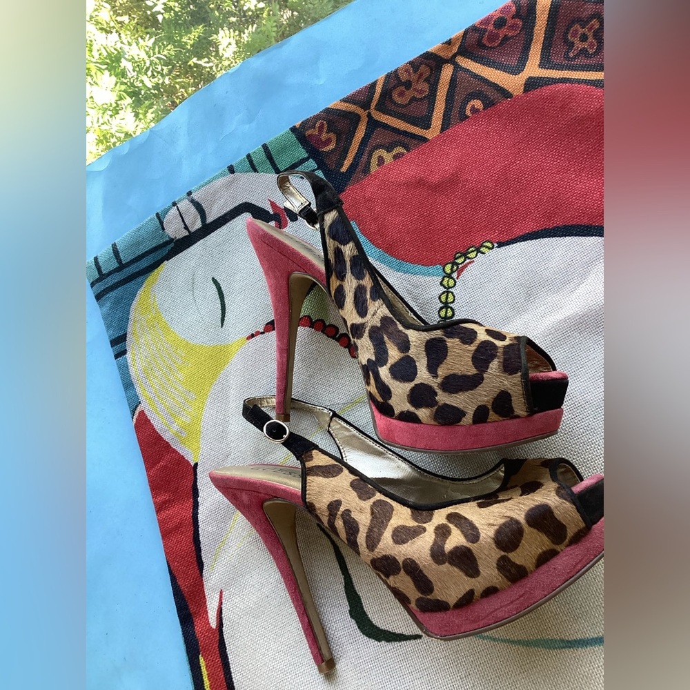 Guess cowhair leopard and magenta suede